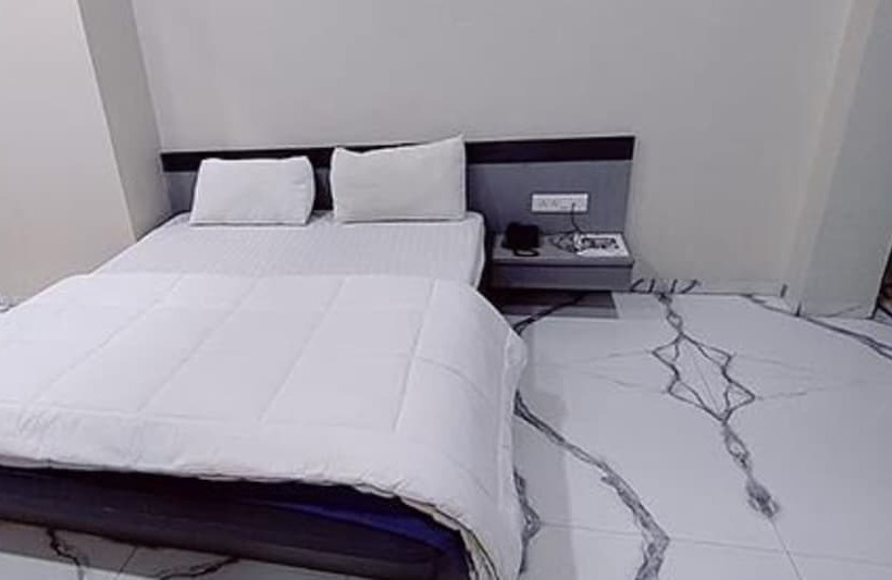 חדר דלוקס, Fabhotel Priya Lodging