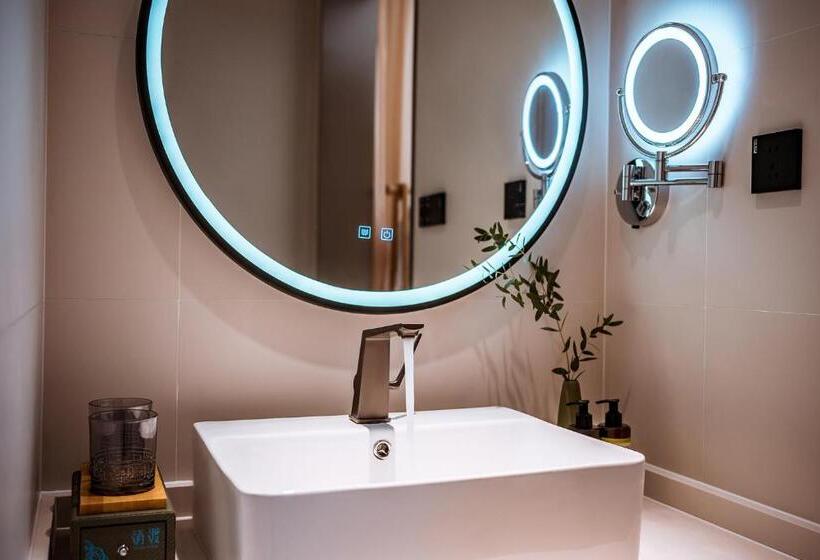 带特大床的标准间, Qingdu   Liyuan