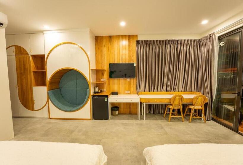 اتاق خانوادگی با چشمانداز باغ, Apple House & Coffee