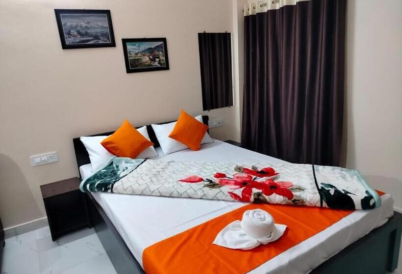 Номер Стандарт с Балконом, Dooars Nature Cent Resort