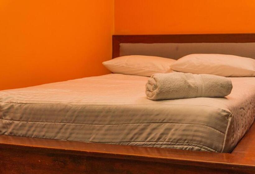 غرفة كومفورت ثلاثية, Journey