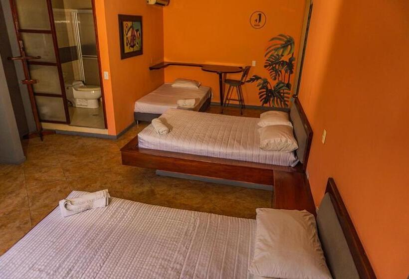 غرفة كومفورت ثلاثية, Journey