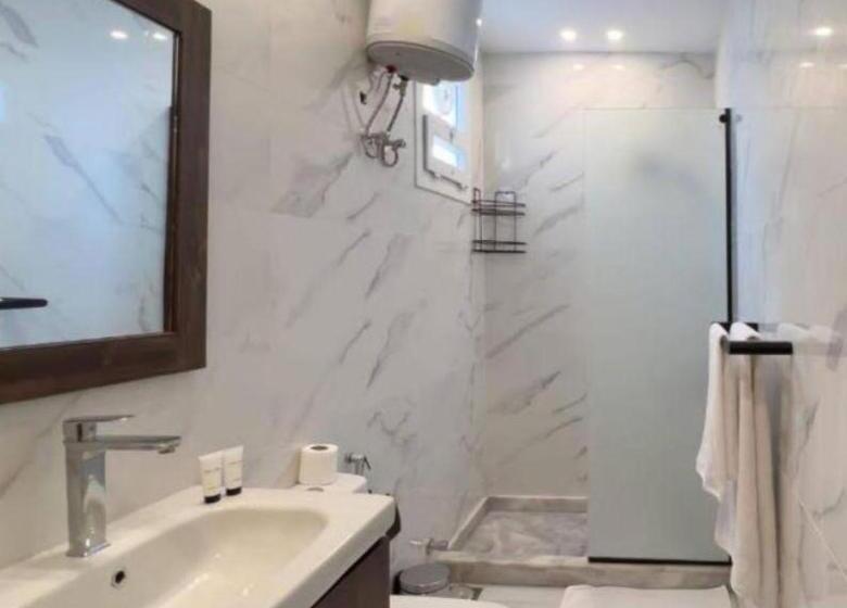 استودیوی لوکس, Puzzle Pyramids Inn