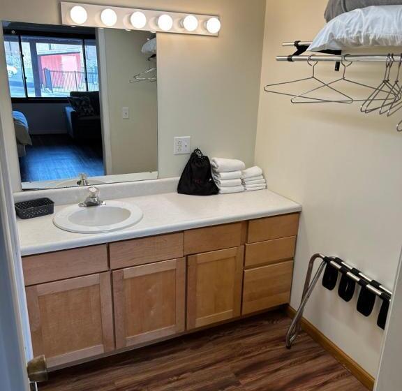 جناح ديلوكس سرير كينج, Valley Inn And Suites