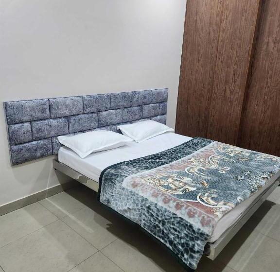 三人经典房间, Oyo Hotel Modest