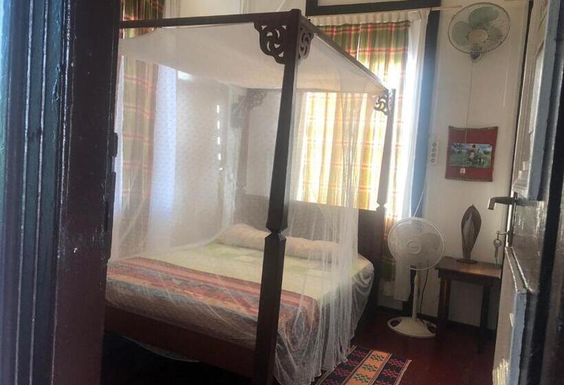 Quarto Quádruplo Standard, Pied A Terre