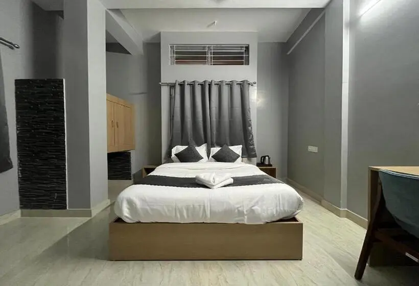 デラックスルーム, Urban Suites Silpukhuri