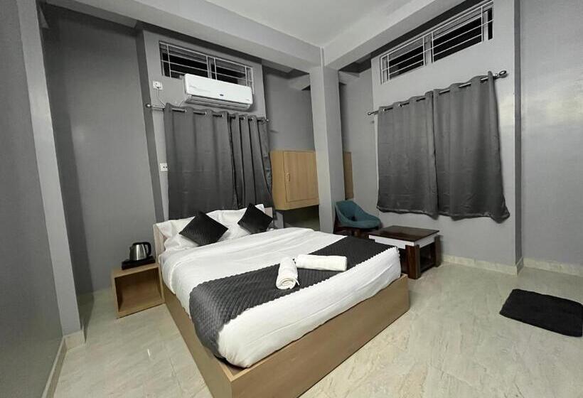 חדר דלוקס, Urban Suites Silpukhuri