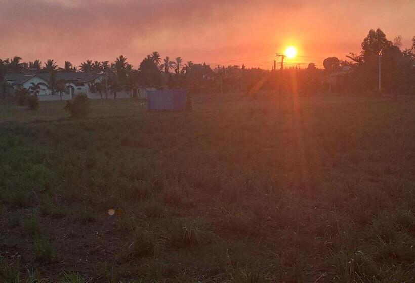 חדר אקונומי, Voivoi Guest House