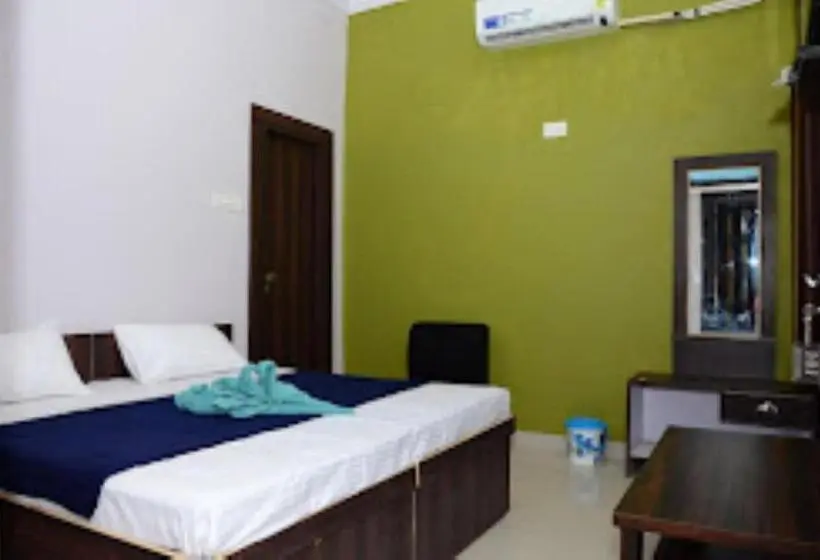デラックスルーム, The Lord Hotel,chandrapura