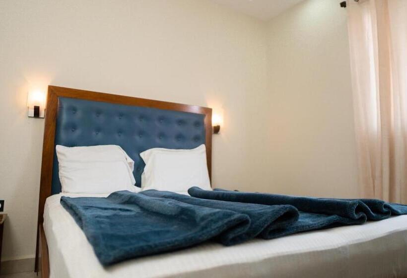 اتاق استاندارد, Cincinnati Hotel Yaounde