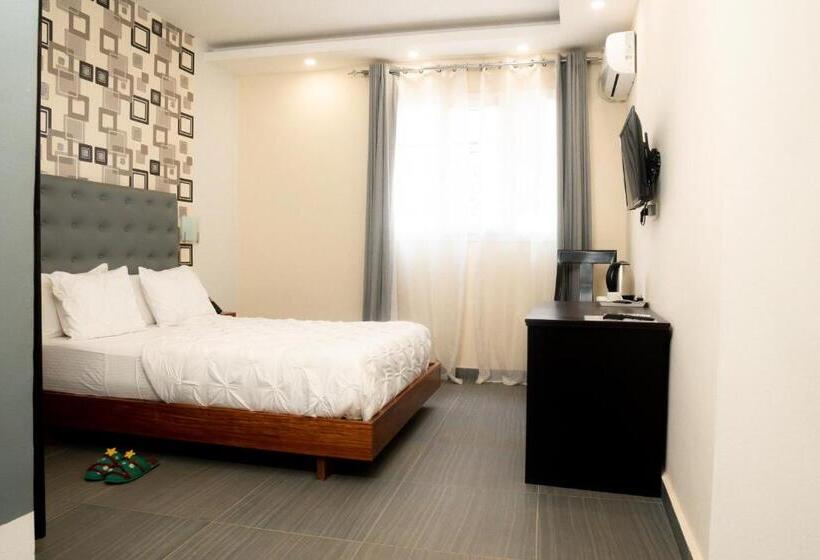 اتاق استاندارد با تخت بزرگ, Cincinnati Hotel Yaounde