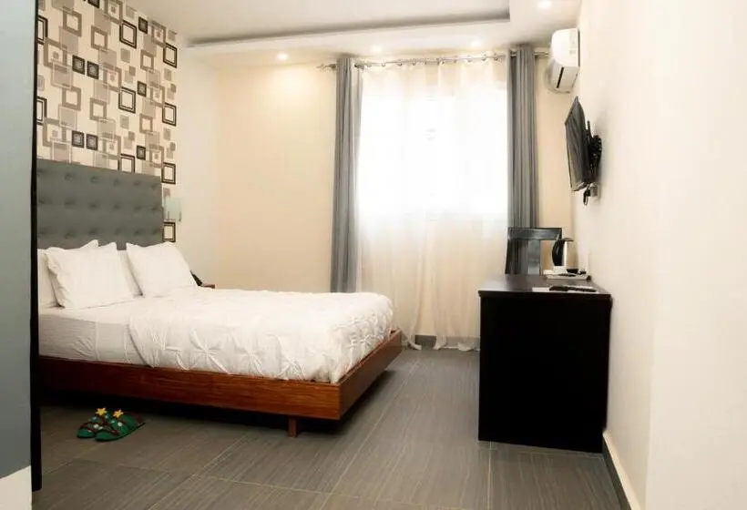 اتاق استاندارد با تخت بزرگ, Cincinnati Hotel Yaounde