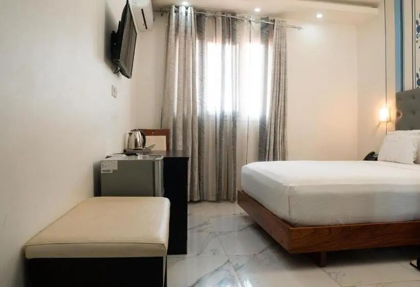 اتاق استاندارد با تخت بزرگ, Cincinnati Hotel Yaounde