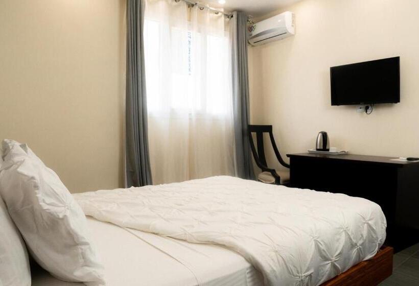 اتاق استاندارد با تخت بزرگ, Cincinnati Hotel Yaounde