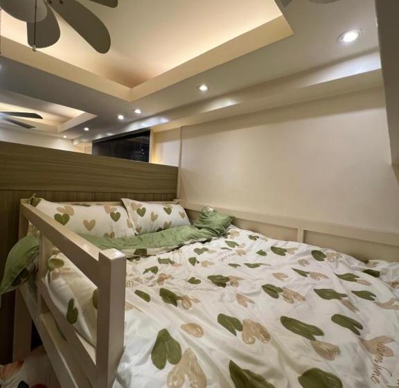 Studio Standard z Balkonem, Condo In Pasay