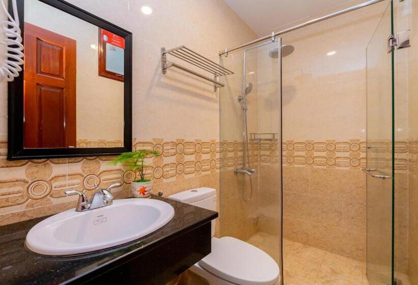 اتاق استاندارد, Anh Tuấn