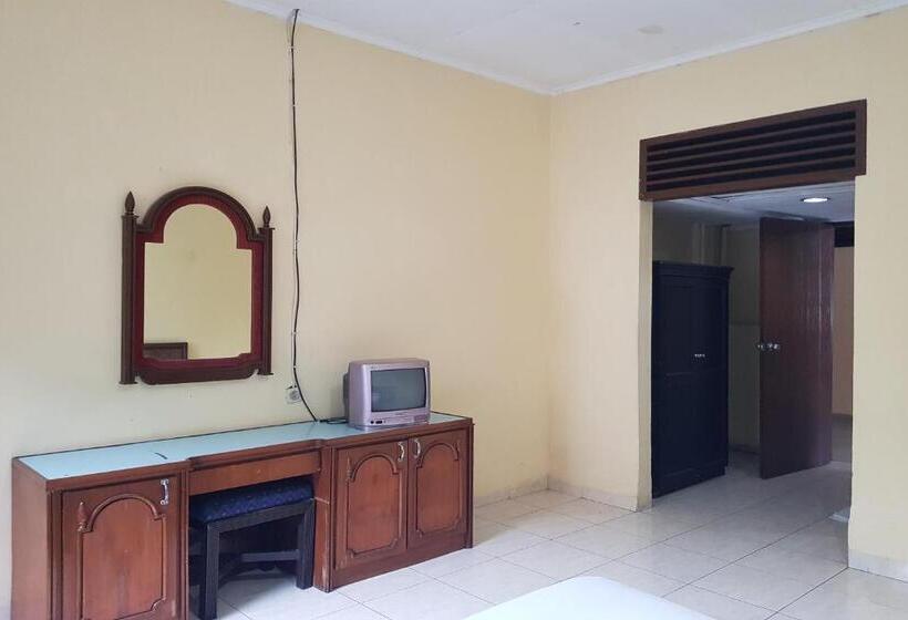 Номер Deluxe, Capital O 93393 Hermina