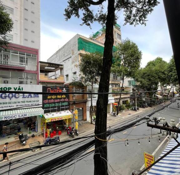 اتاق استاندارد سه نفره, Khách Sạn Nam đô 2