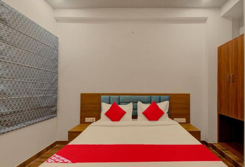 트리플 클래식 룸, Oyo Flagship Hotel Moon Light
