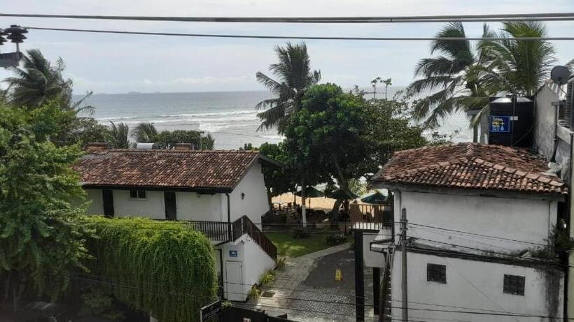 バルコニー付きスタンダードルーム, Beach Front Guest House