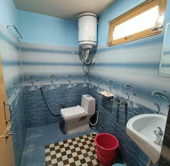 스탠다드 룸 킹사이즈 침대, Laxmi Narayan Homestay Harshil