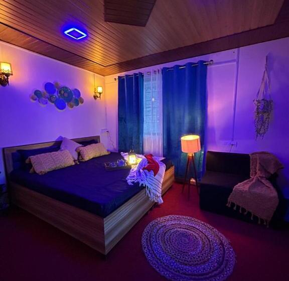 스탠다드 룸 킹사이즈 침대, Laxmi Narayan Homestay Harshil