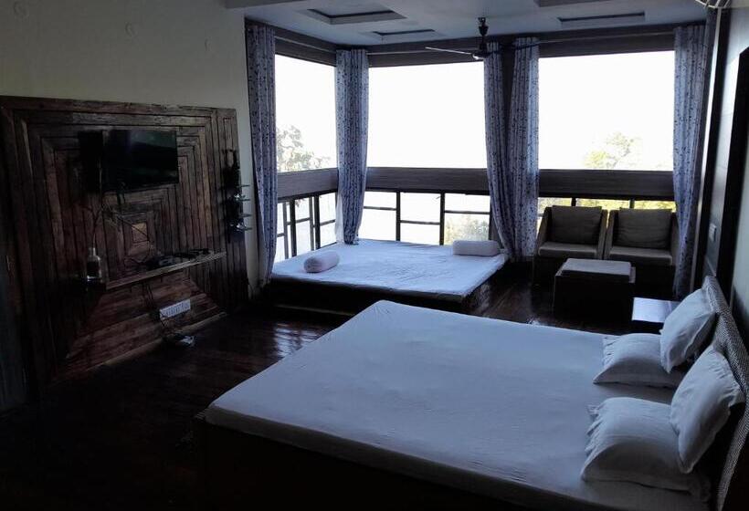 غرفة عائلية, Koliabor Manor