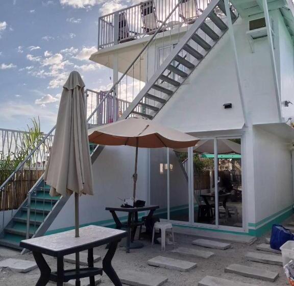 كوخ قياسي, Simply Sweet Malibu Beach Resort