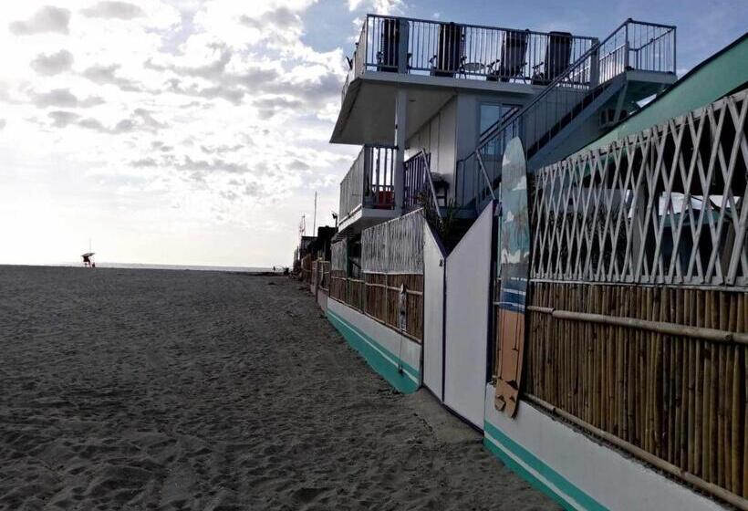 كوخ قياسي, Simply Sweet Malibu Beach Resort