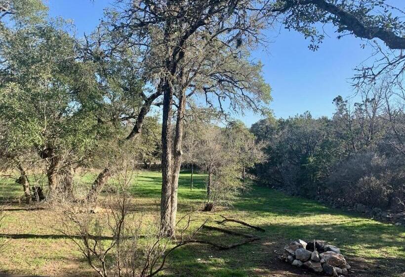 침실 2개 주택, Mosaic On The Hill