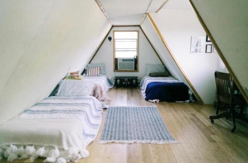 침실 2개 주택, Mosaic On The Hill