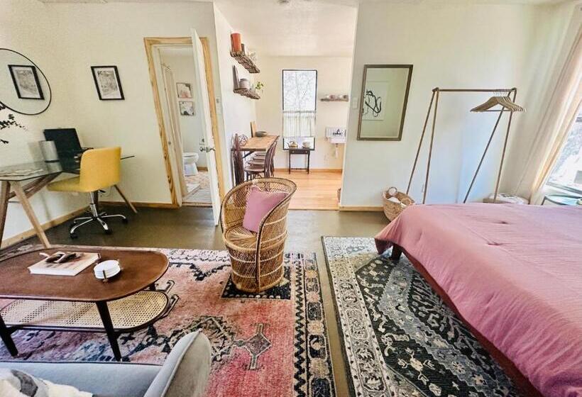 스탠다드 방갈로, Mosaic On The Hill