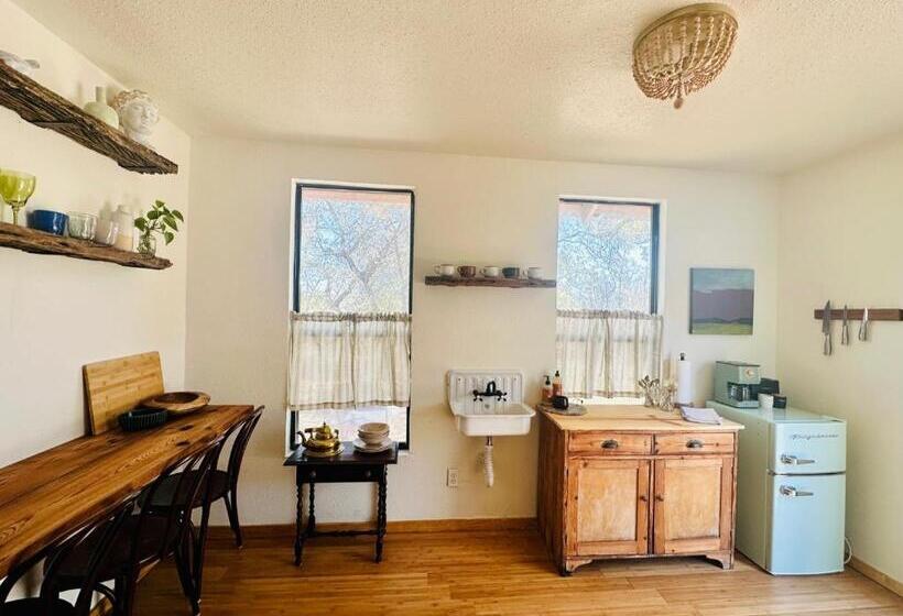 스탠다드 방갈로, Mosaic On The Hill