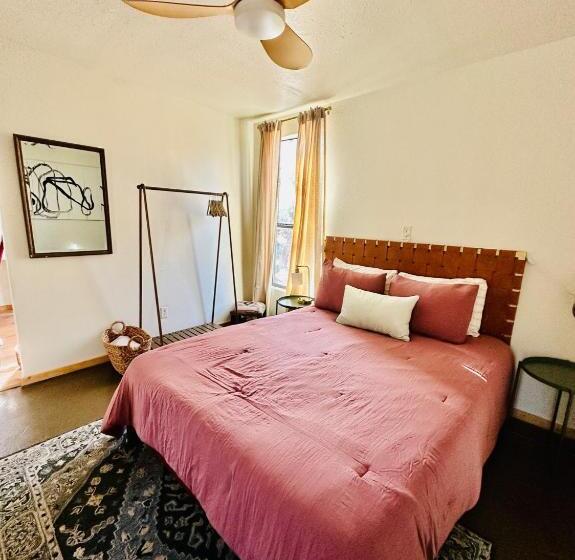 스탠다드 방갈로, Mosaic On The Hill