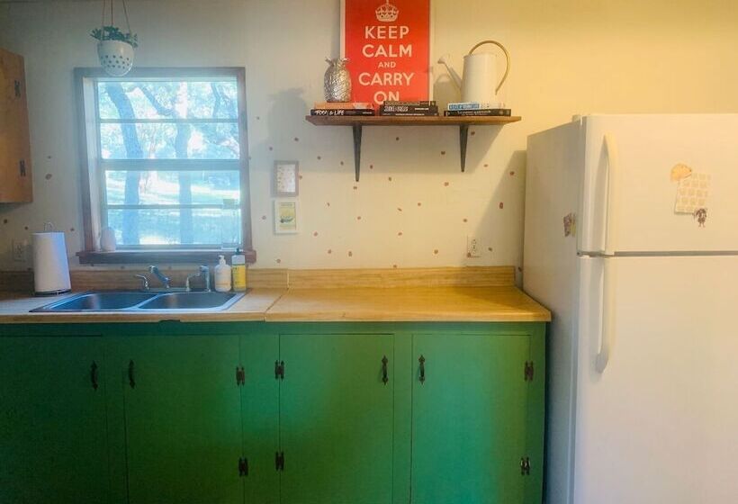 스탠다드 방갈로, Mosaic On The Hill