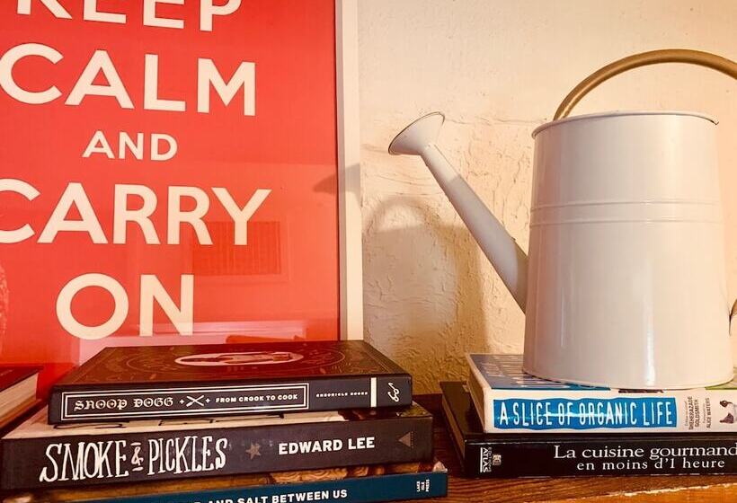 스탠다드 방갈로, Mosaic On The Hill