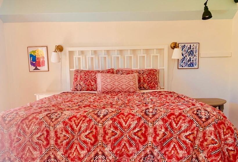 스탠다드 방갈로, Mosaic On The Hill