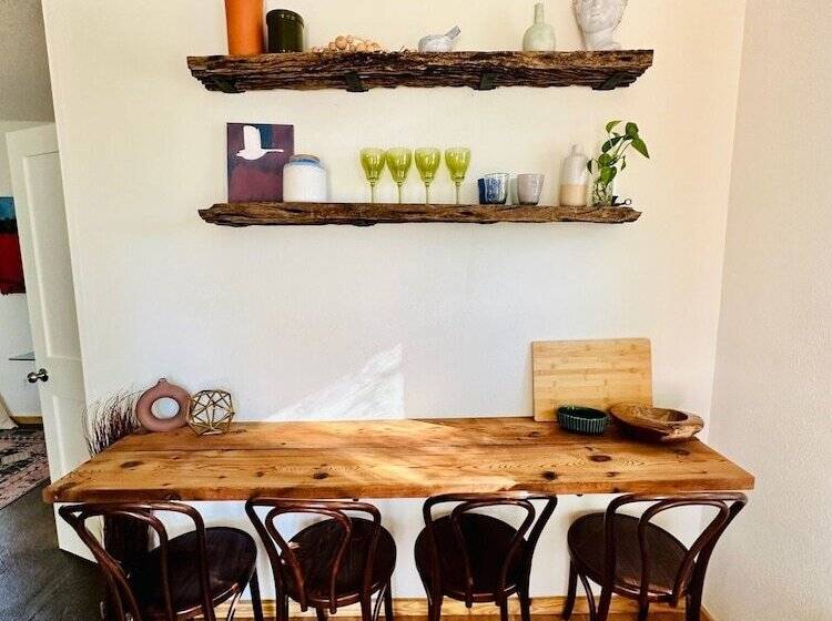 스탠다드 방갈로, Mosaic On The Hill