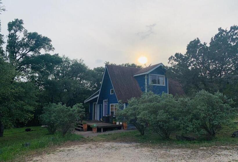 침실 2개 주택, Mosaic On The Hill