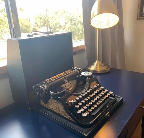 침실 2개 주택, Mosaic On The Hill