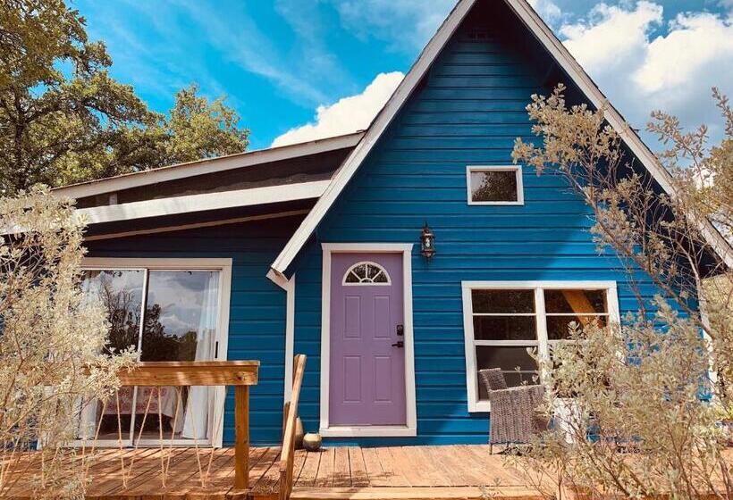 침실 2개 주택, Mosaic On The Hill