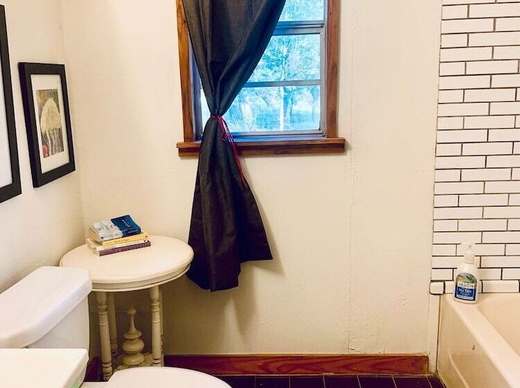 스탠다드 방갈로, Mosaic On The Hill