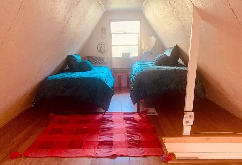 스탠다드 방갈로, Mosaic On The Hill