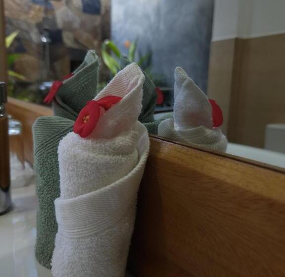 小型套房带泳池景, Sri Palms