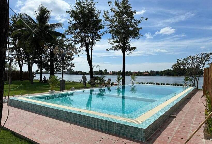 패밀리 스튜디오, Sea Sand Resort