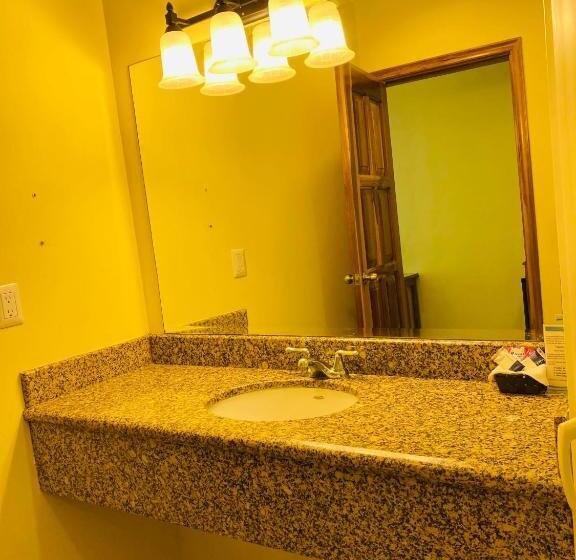 اتاق استاندارد با بالکن, Honduras Shores Plantations