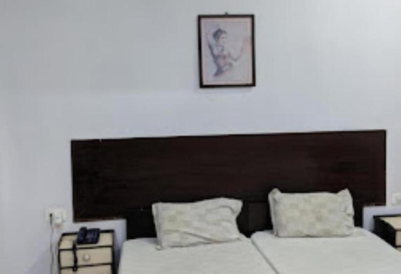 デラックスファミリールーム, Kadambari Hotel And Restaurant Patehra