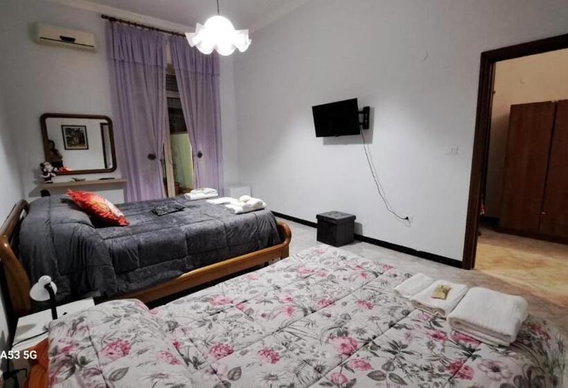 اتاق استاندارد چهار تخته, Aurora E Dad Naples Center B&b