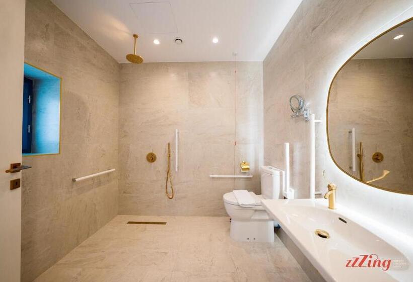 اتاق لوکس با بالکن, Avalon Boutique